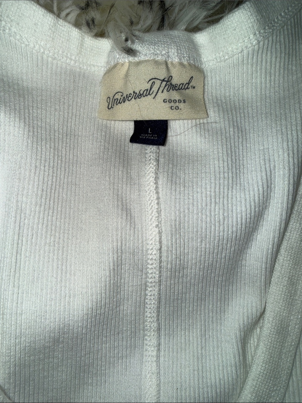 Universal Thread White Ribbed Scoop Tank - Picture 2 of 3